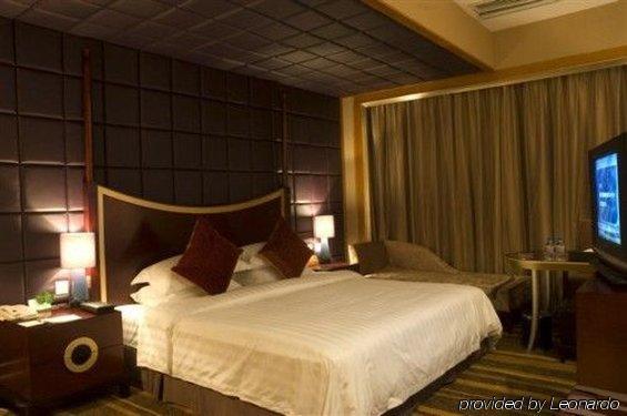 Sprot-Life Garden Hotel Wuhan Room photo