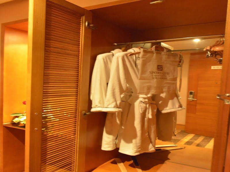 Sprot-Life Garden Hotel Wuhan Exterior photo